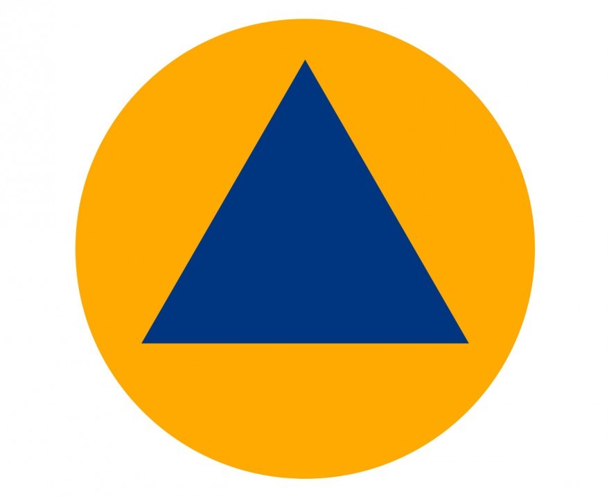 Синий треугольник в круге. Международный знак гражданской обороны. Логотип треугольник. Гражданская оборона логотип.