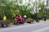 Brigáda na čistení brehov potoka