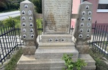 Očistenie pomníka padlým v 1. svetovej vojne